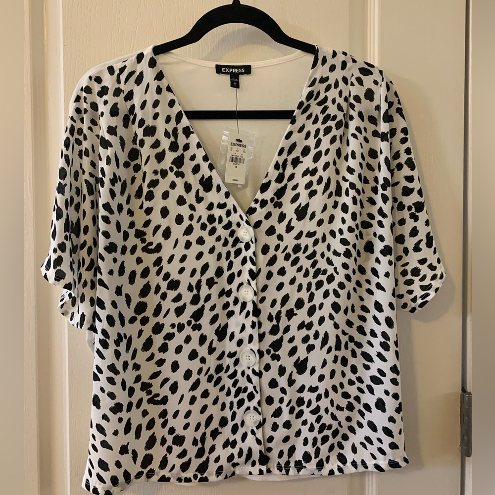 { EXPRESS } BUTTON DOWN ANIMAL PRINT SHORT SLEEVE